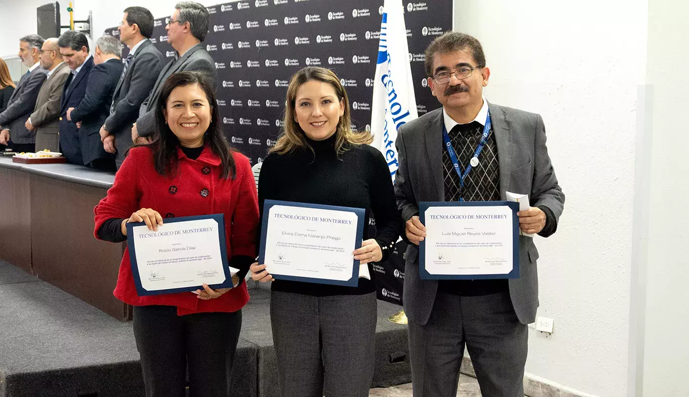 Bienvenida a profesores al semestre (viernes)