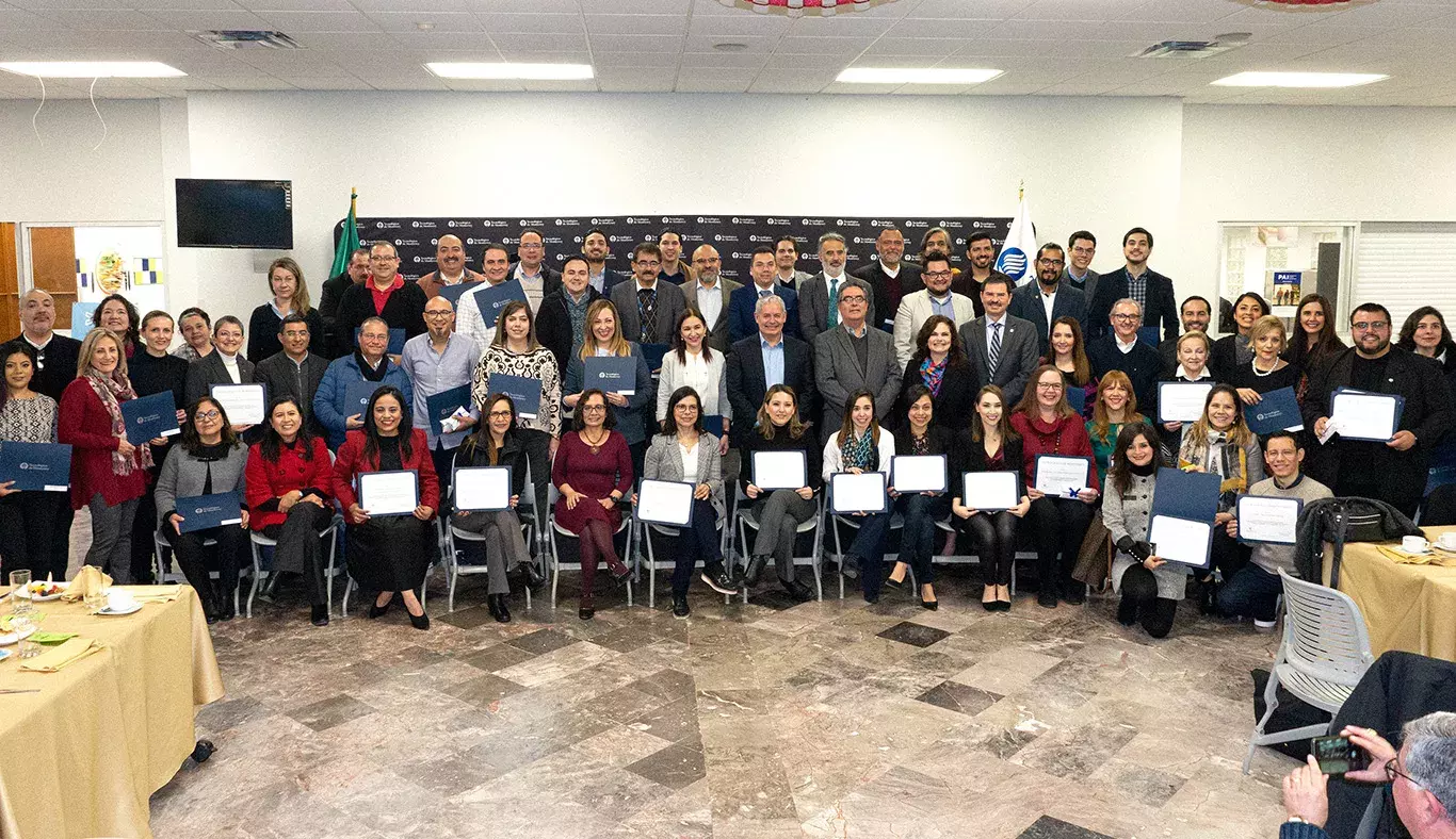 Bienvenida a profesores al semestre (viernes)