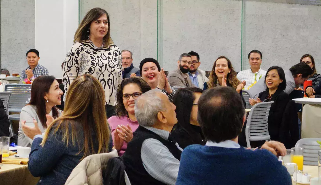 Bienvenida a profesores al semestre (viernes)