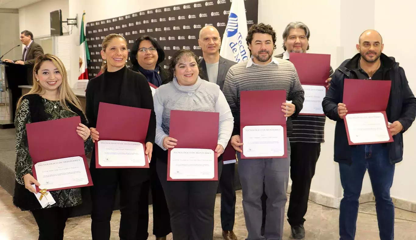 Bienvenida a profesores al semestre (jueves)