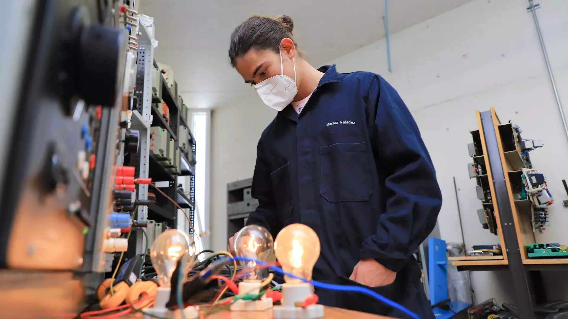 Estudiantes de Ingeniería del Tec campus Estado de México han regresado a los laboratorios.