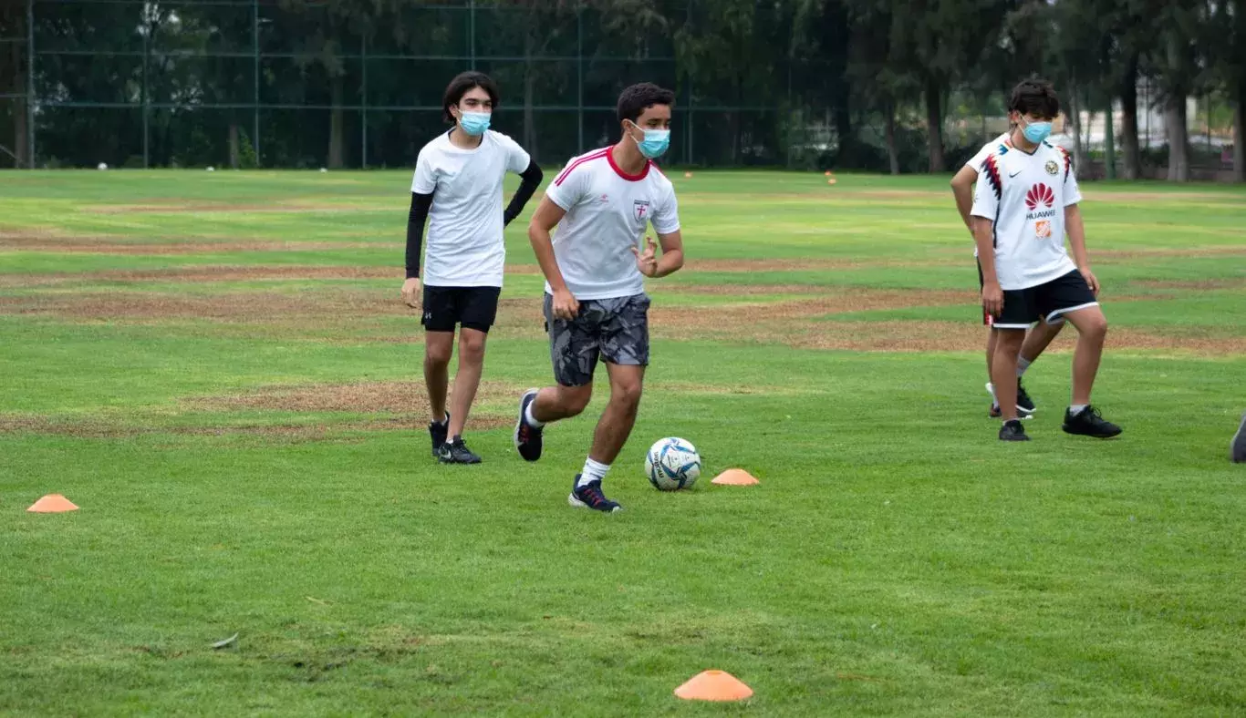 Entrenamiento Fútbol Campus Irapuato 