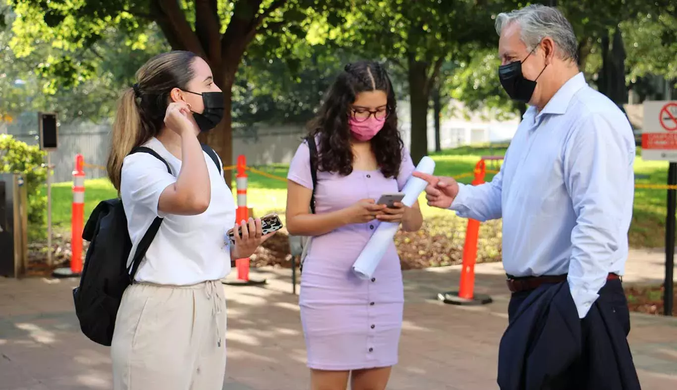 Regreso híbrido presencial en el campus Monterrey