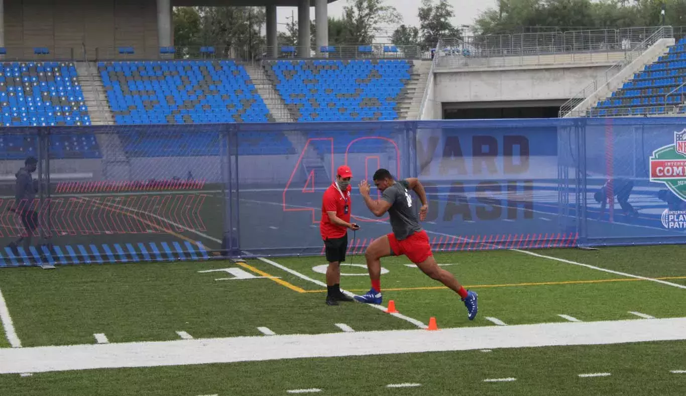 Jugador-en-prueba-de-40-yardas-NFL-international-combine-mexico-2021