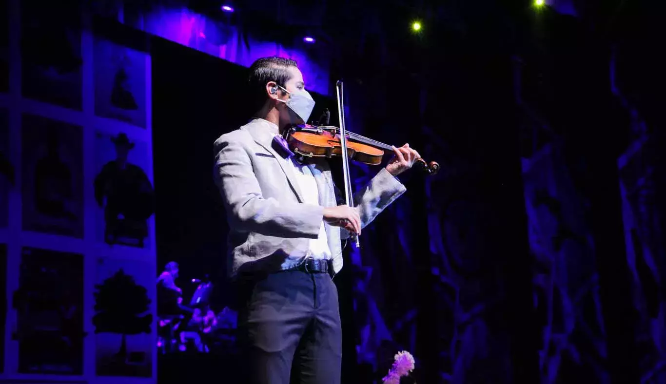 Violinista de "La Lotería" en el Auditorio Luis Elizondo