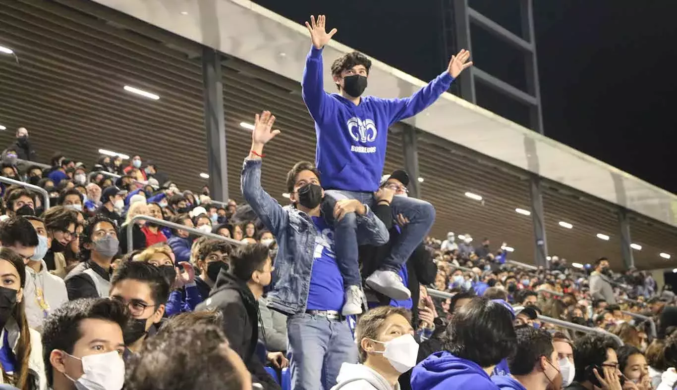 La comunidad estudiantil de Tec apoyando en todo el momento a su equipo 