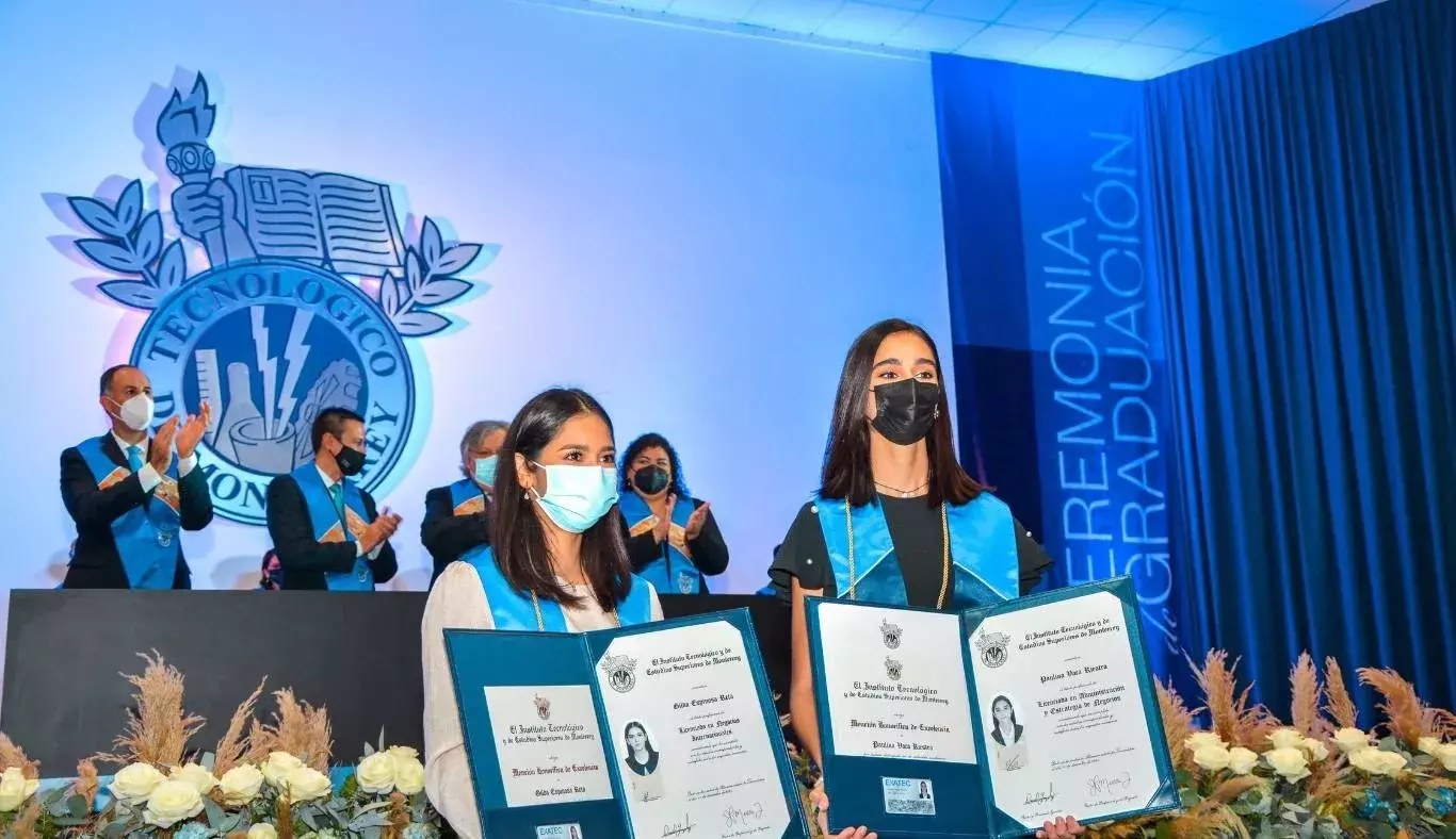 Graduación de alumnos de profesional 2021