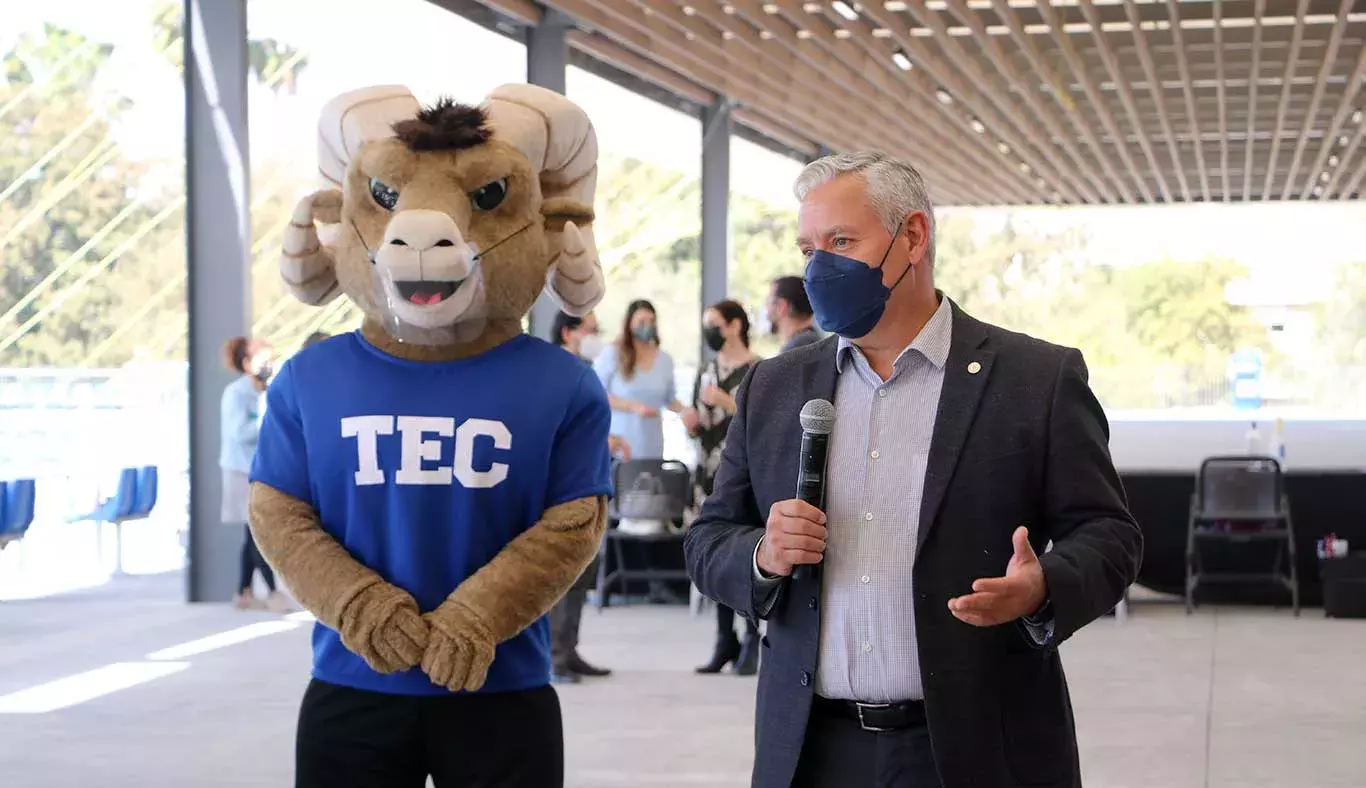 El vicepresidente de la Región Monterrey ofreció un mensaje de inicio de actividades a los estudiantes 