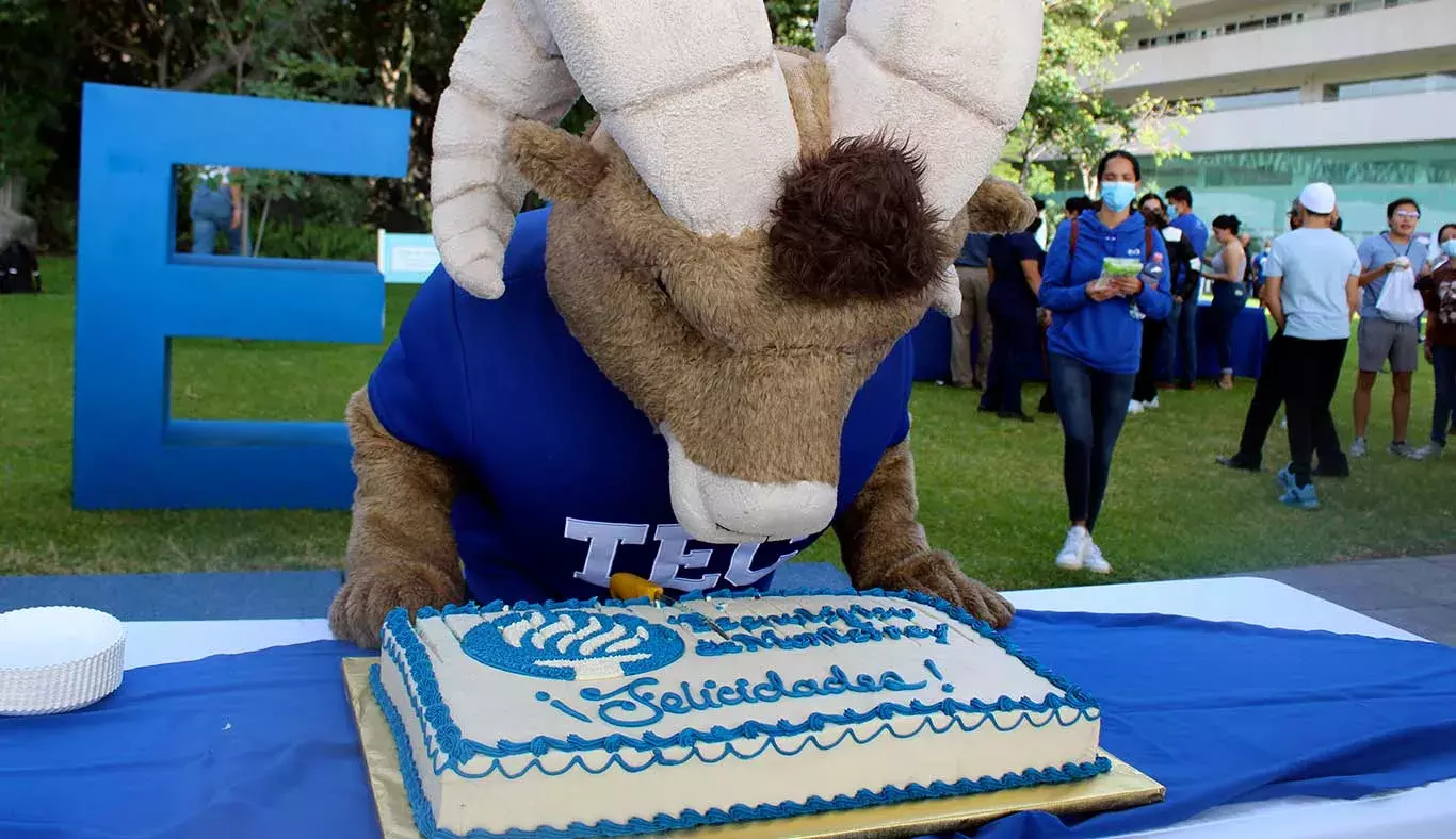 Tec campus Cuernavaca, cumple 42 años de hacer historia en Morelos