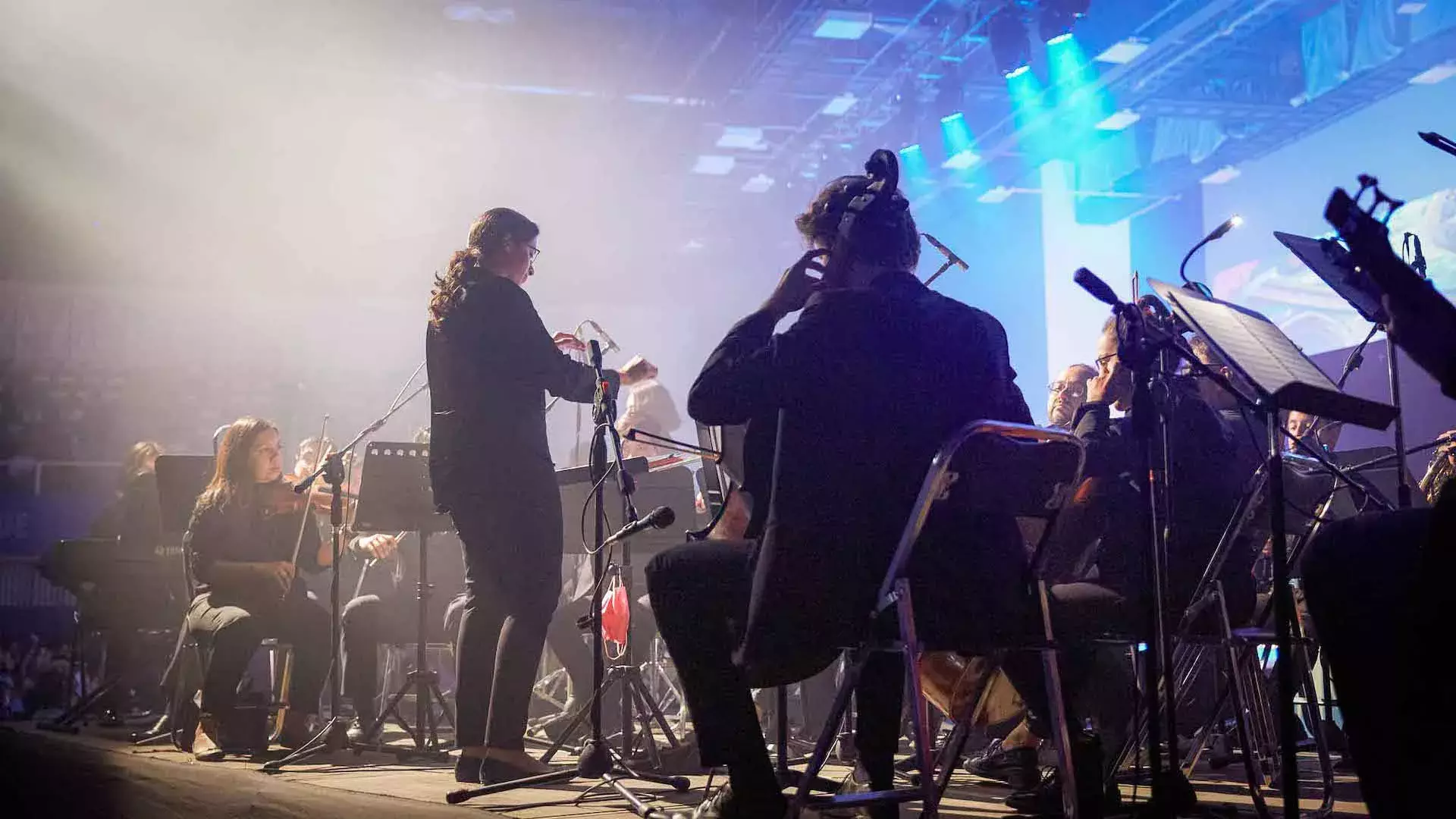 Tec Pue da bienvenida a las fiestas con música, luces y ballet (fotos)