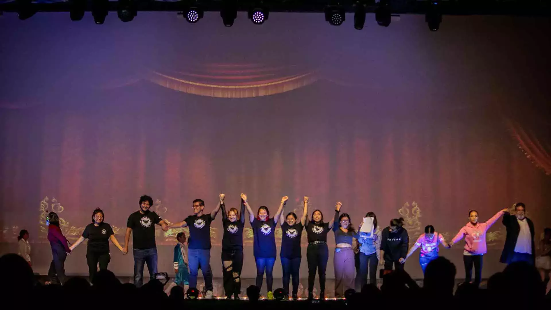 Tec Pue da bienvenida a las fiestas con música, luces y ballet (fotos)