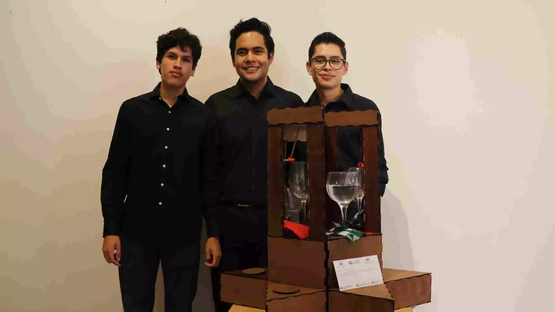 Hubo participación tanto de estudiantes de Ingeniería como de Estudios Creativos.