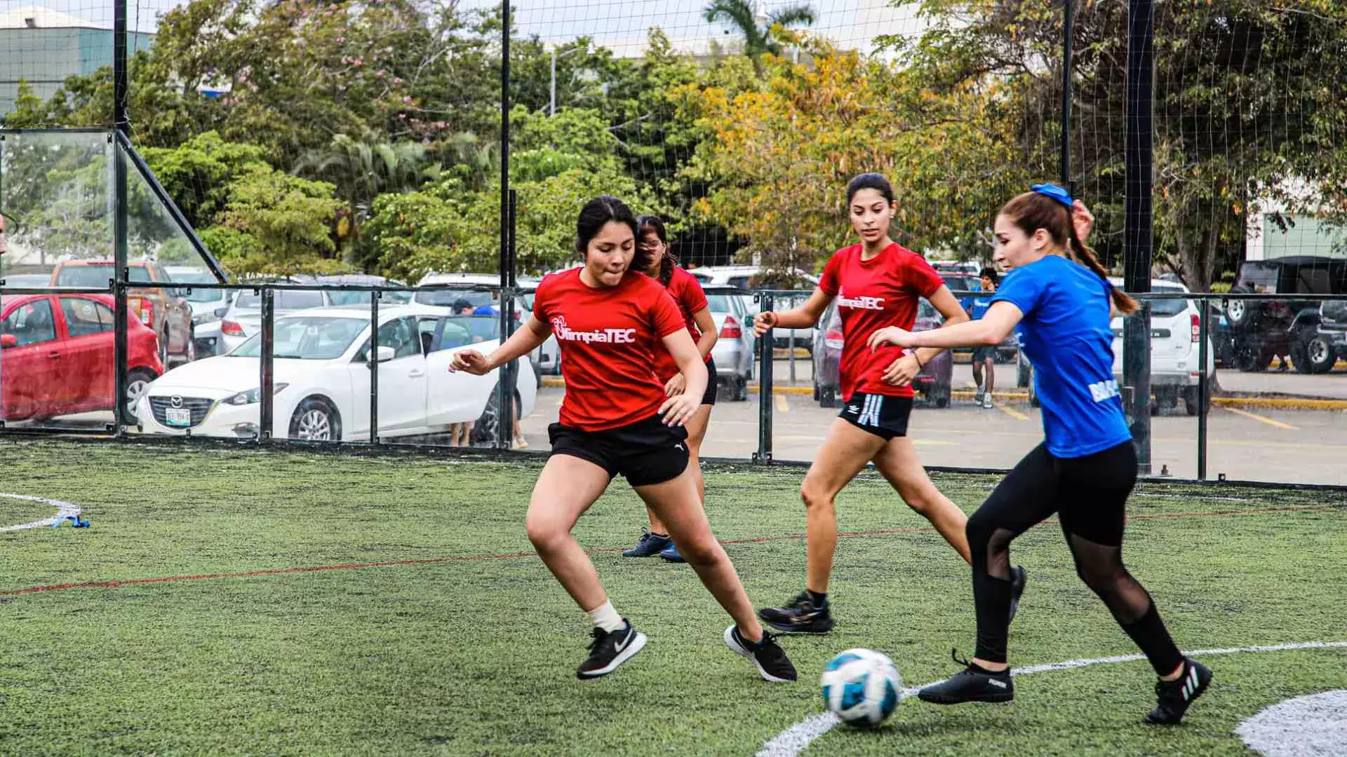 Campus-Tampico-celebra-su-competencia-deportiva-anual-8