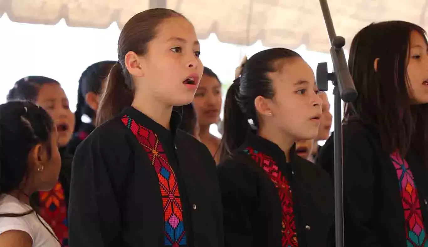 coro-niños-cantando