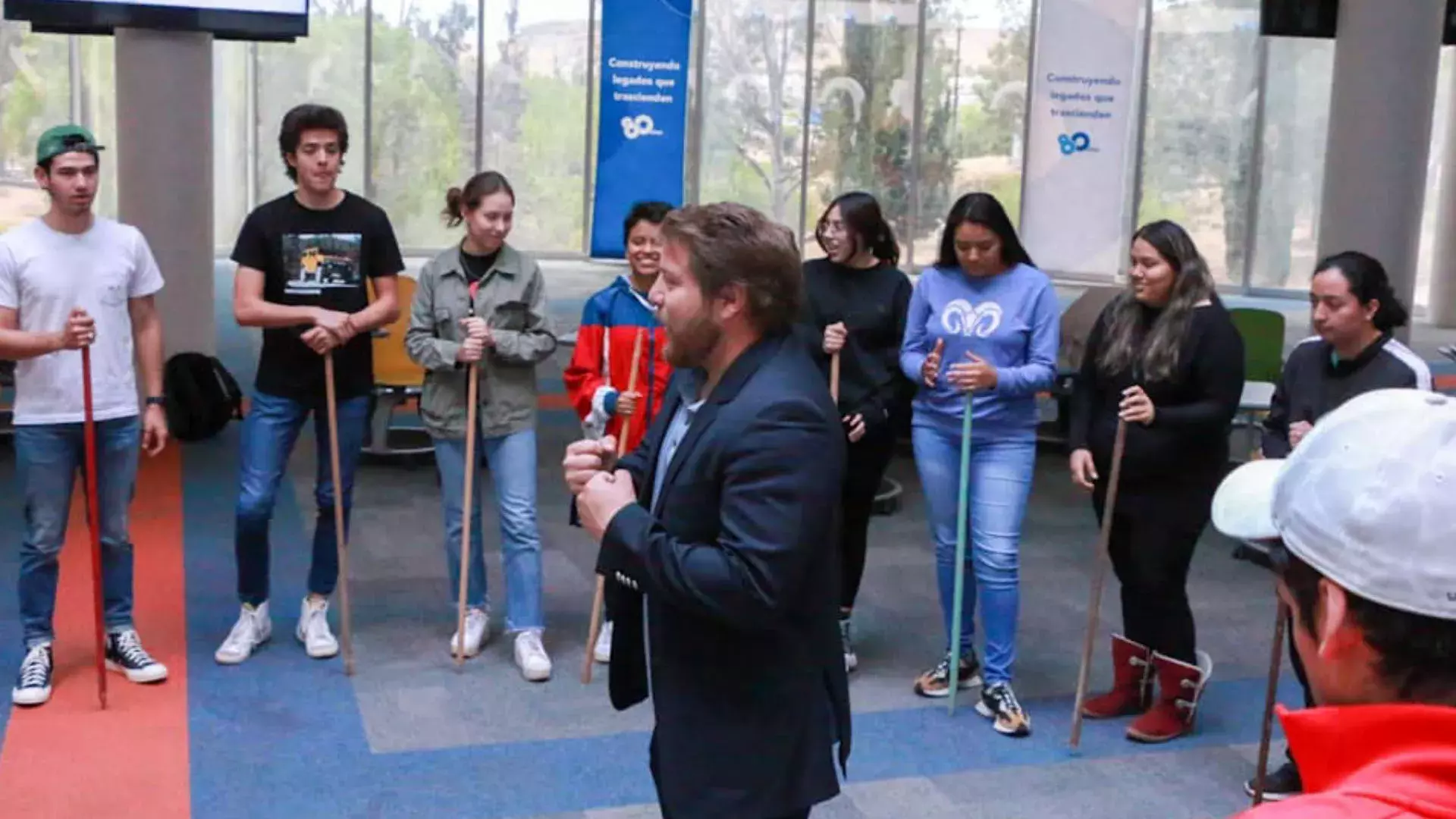 Estudiantes de HPLP en una de las actividades del programa de liderazgo