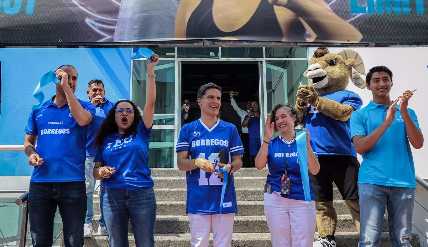 Corte de listón del nuevo gym de campus Querétaro