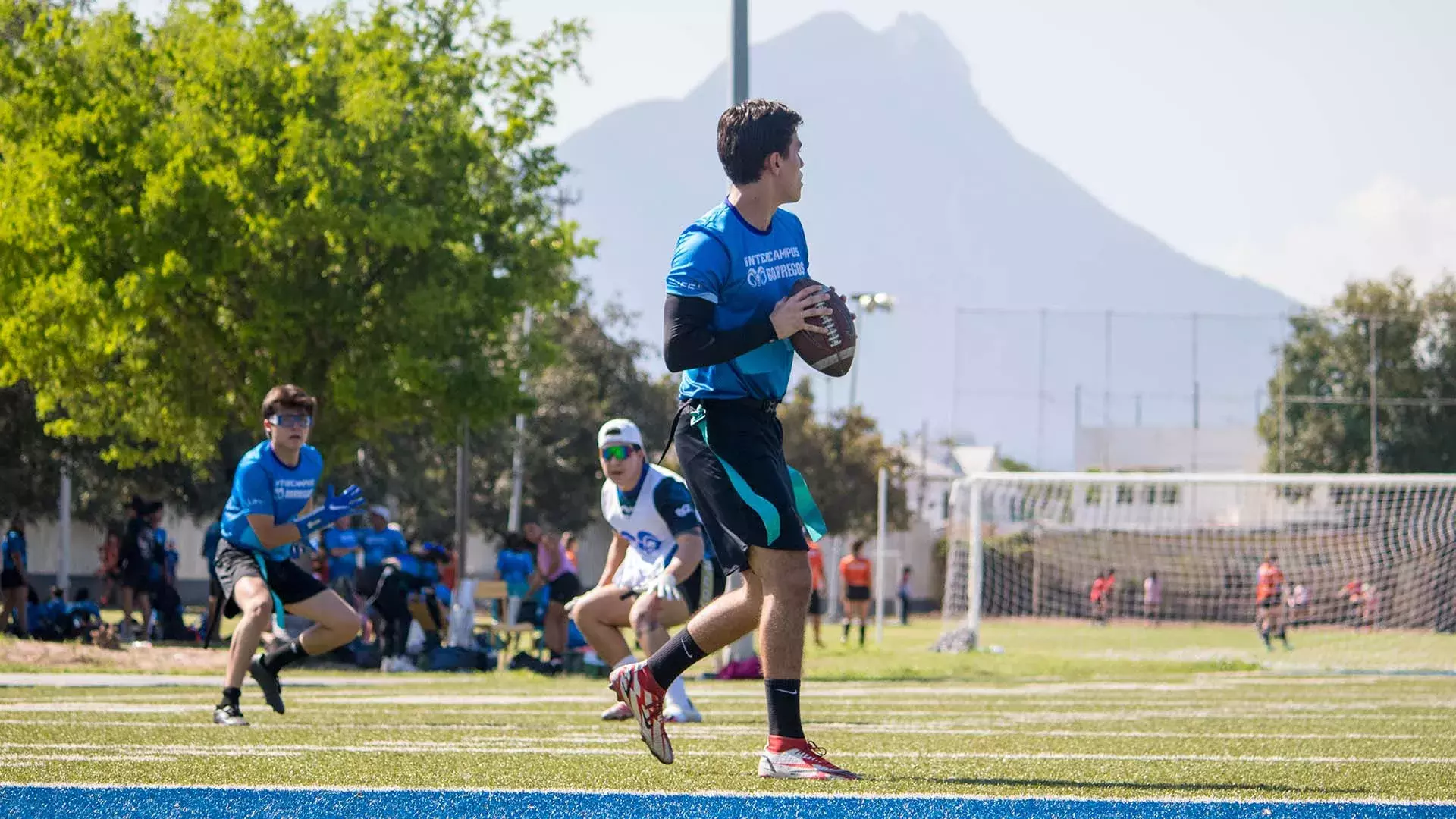 Quarterback de tochito varonil de campus Laguna