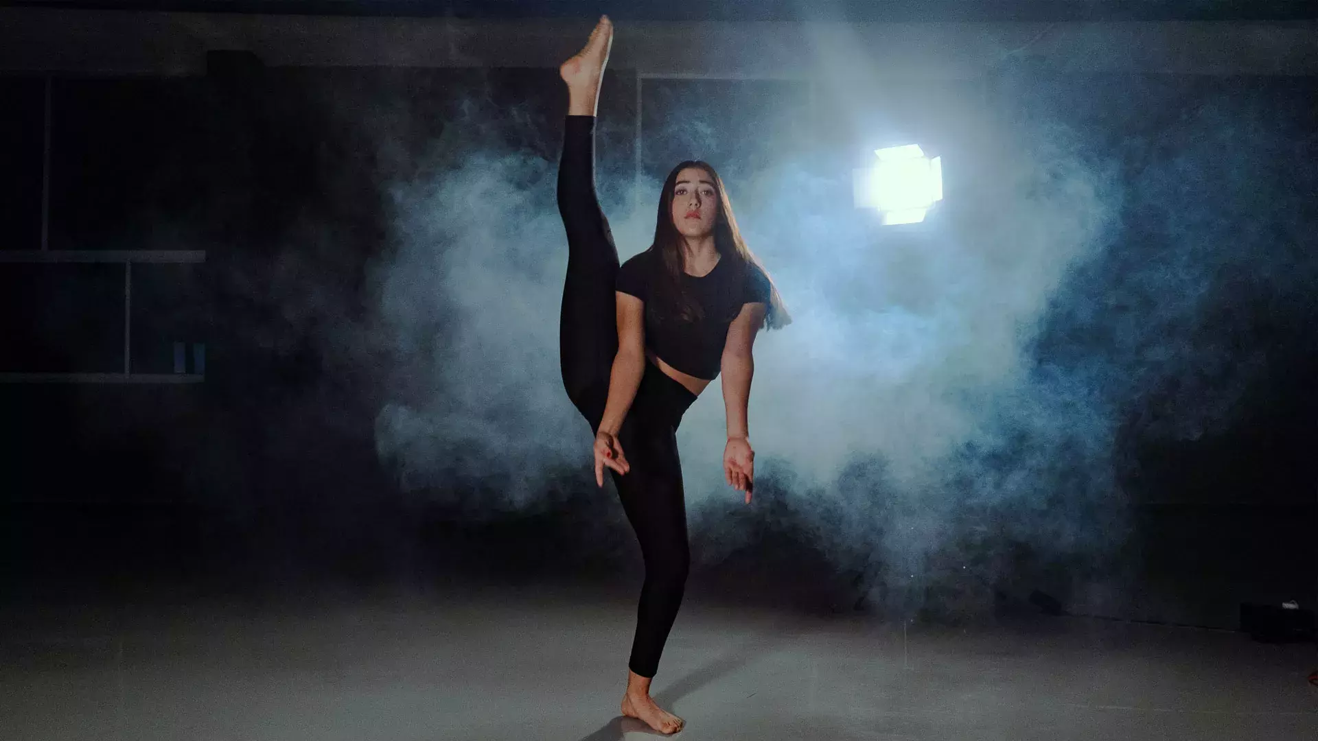Bailarina haciendo flex