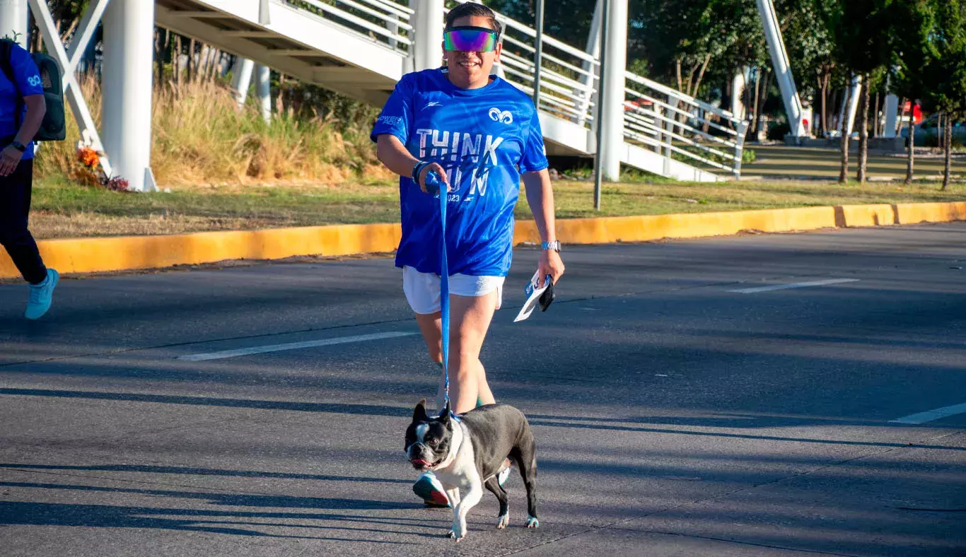 Comunidad Tec disfrutando el circuito con sus mascotas