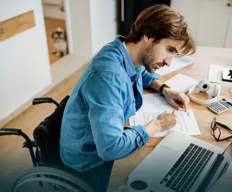 Foto cuidados personas discapacitadas COVID-19