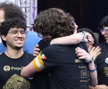 Alianza de equipos de PrepaTec gana regional de FIRST en Monterrey