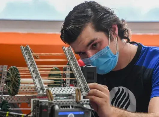 Tec campus Saltillo sobresale en torneo VEX Robotics