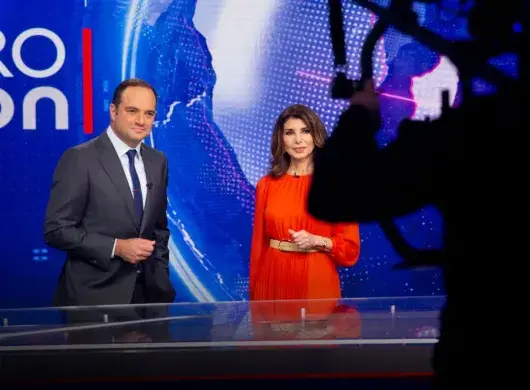 Periodista mexicano León Krauze llegó al noticiero nocturno de Univisión en Estados Unidos, también es egresado del Tec de Monterrey