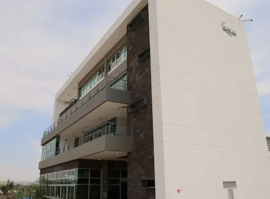 Fachada del Centro de Desarrollo de la Industria Automotriz de México
