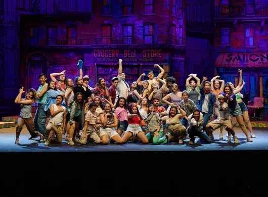 Elenco de In The Heights en el Teatro Metropolitano Querétaro