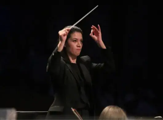 Profesora del Tec campus Querétaro dirige concierto con la orquesta Filarmónica de Querétaro