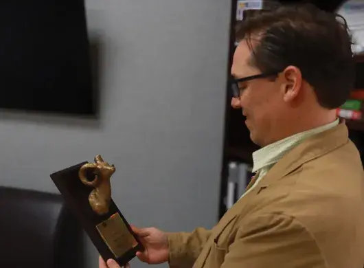 Alberto Arvizu, director de la Escuela de Negocios recibió premio nacional por su trabajo como instructor empresarial