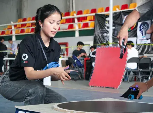 Doble podio para alumnos Tec en torneo internacional de robots