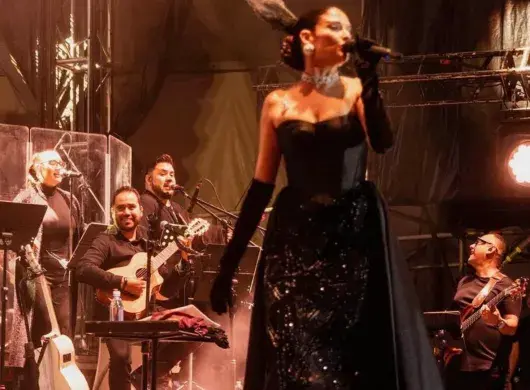 José Vázquez en un concierto con Natalia Jiménez