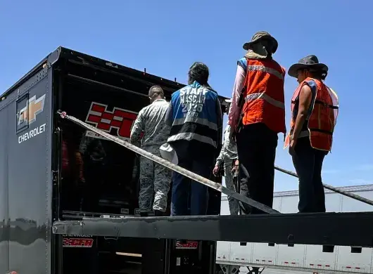 Estudiantes del Tec revisaron pedimentos y el proceso migratorio de la NASCAR hacia México