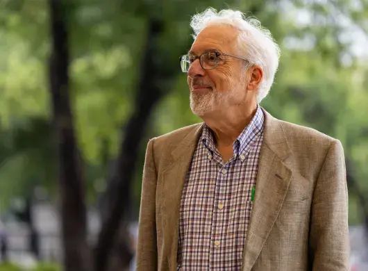Tec Professor Popper on decision-making when uncertainty prevails