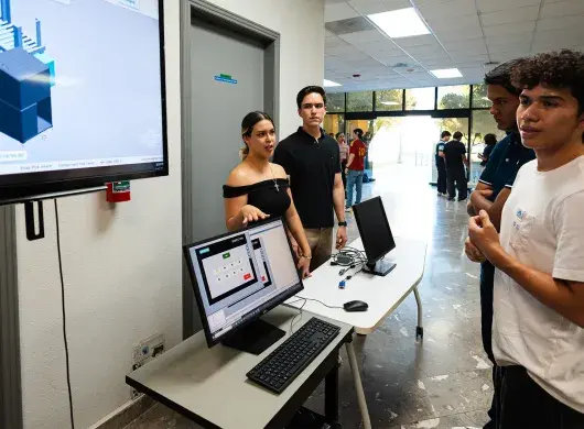 Alumnos de Ingeniería del Tec de Monterrey campus Laguna exponen a compañeros el trabajo realizado en vinculación con socios formadores