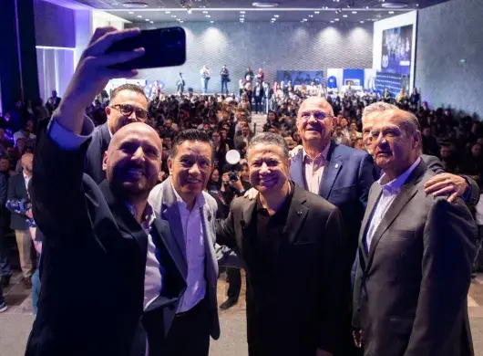 Selfie con el gobernador del Estado de Hidalgo en Futura Capital