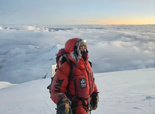 Viridiana practicando el alpinismo