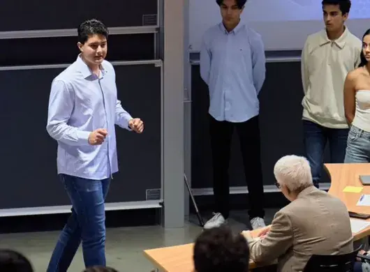Jacobo Palafox, estudiante de PrepaTec CEM, obtuvo el primer lugar de la competencia final de pitch de la Esade, en Barcelona, con su emprendimiento.