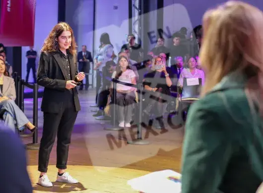 Victoria de León en Mentes en Acción