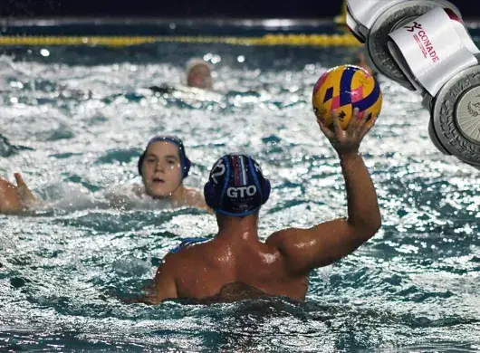 Equipo de Waterpolo compitiendo en las Olimpiadas Nacionales 2025