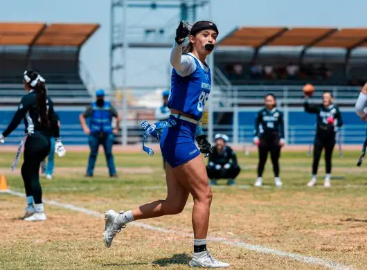 Jugadora de Borregos Laguna festeja en partido de Borregos Laguna