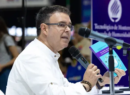 Pablo Ayala presenta libro Éticas aplicadas para un presente y futuro mejor