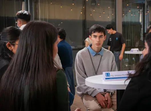 Estudiantes reciben mentoría en Expo Ingenierías 2025