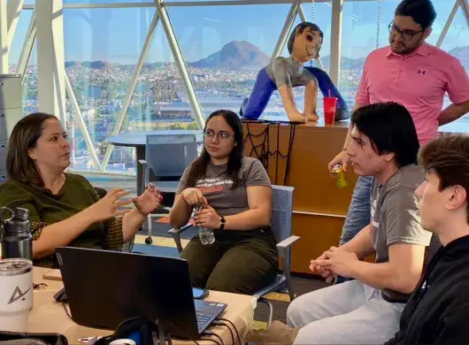 Estudiantes de Tec campus Chihuahua crean aplicación para emprendedores y Pymes durante el Startup Weekend y ganan segundo lugar.