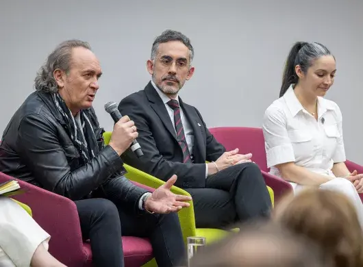 Panel de egresados de arquitectura