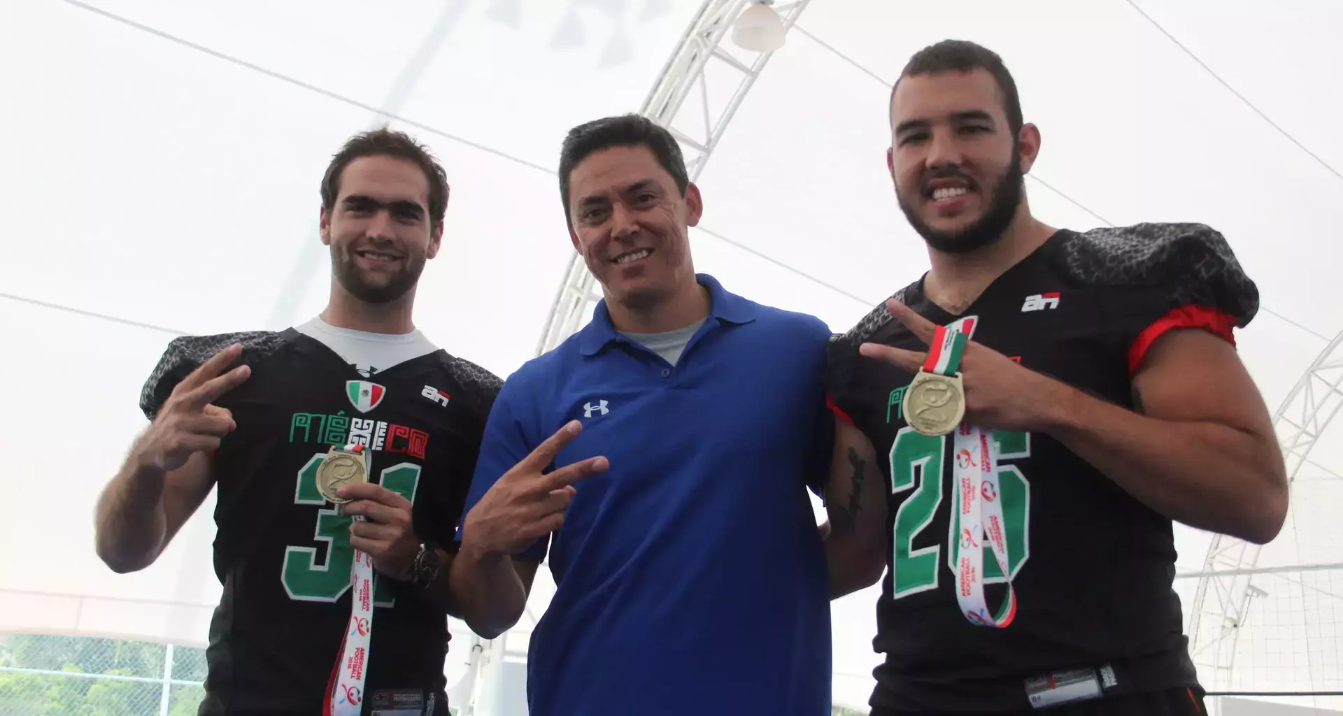 En participación con la Selección Mexicana de Fútbol Americano