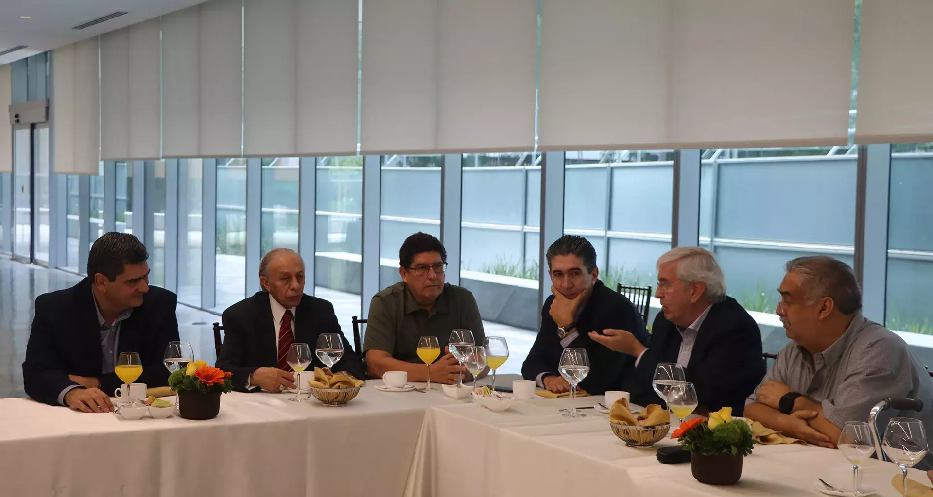 Desayuno David Garza con profesores