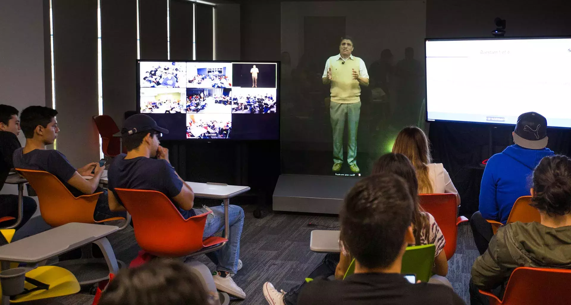 holograma en clase del Tec de Monterrey