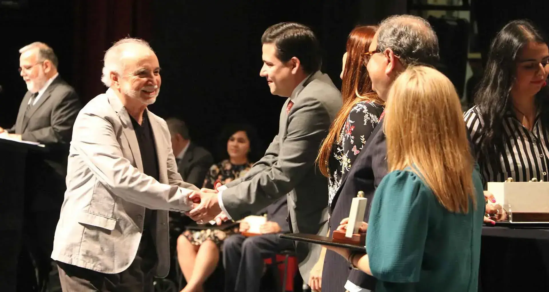 La idea de crear una bebida de color azul fue concebida por los alumnos que forman parte de la Federación de Estudiantes del Tec (FETEC), quienes fueron los responsables de llegar a un acuerdo con Starbucks para llevar a cabo la iniciativa.